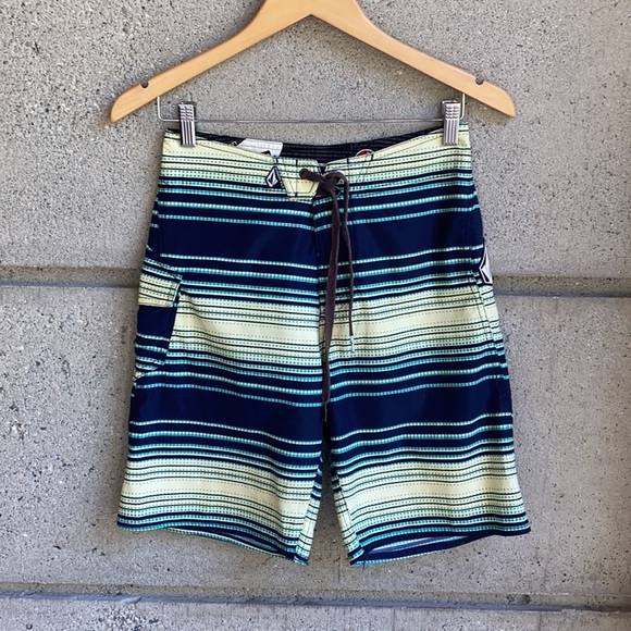 Sz 14 Kids Volcom Youth V2S Stretch Boardies - Picture 1 of 10